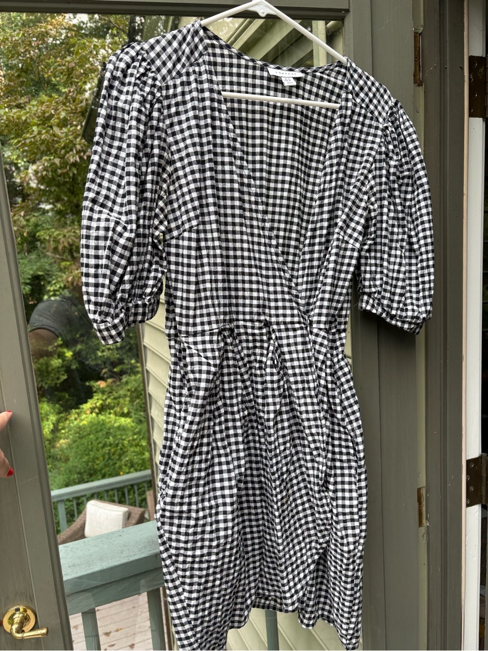 Topshop Black and White Gingham Puff-Sleeve Dress